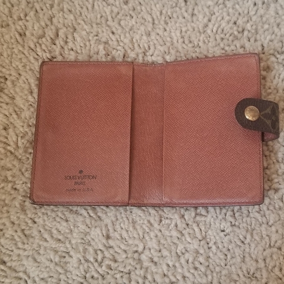 Louis Vuitton Wallet - Picture 3 of 4